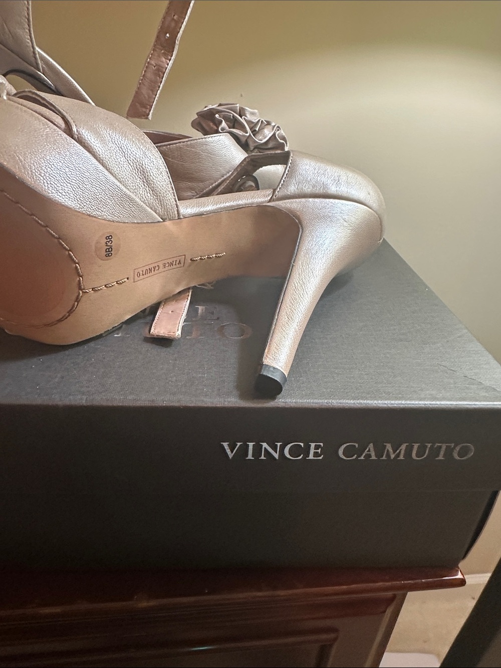 Vince Camuto Blush Pink Leather Pump - Picture 5 of 7
